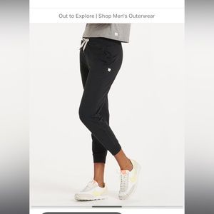 Vuori Performance Jogger. Women’s small. Black Heather.